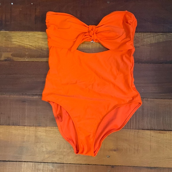 One piece with removable strap - Picture 1 of 4
